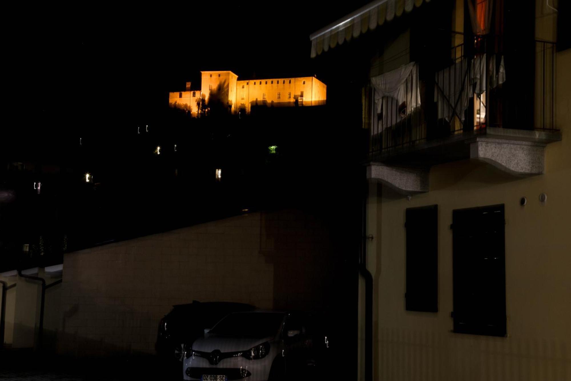 Apartamento La Dimora Di Nonno Piero Manta Exterior foto